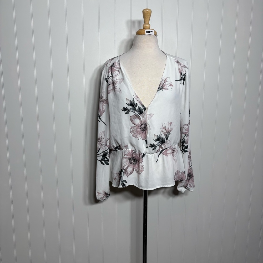 Dynamite Floral Peplum Blouse | Soft Feminine‎ V-Neck | Large |Dressy | Romatic